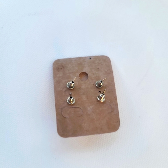 BOHO Lot of 2 Pairs of Earrings Studs. - Picture 2 of 3